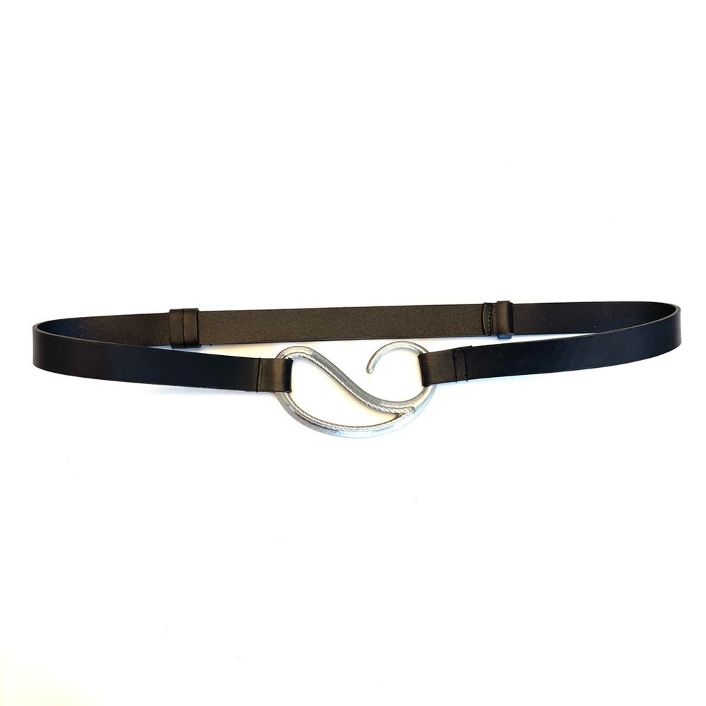 Belt: Chicos M/L adjustable statement black leather with silver buckle
